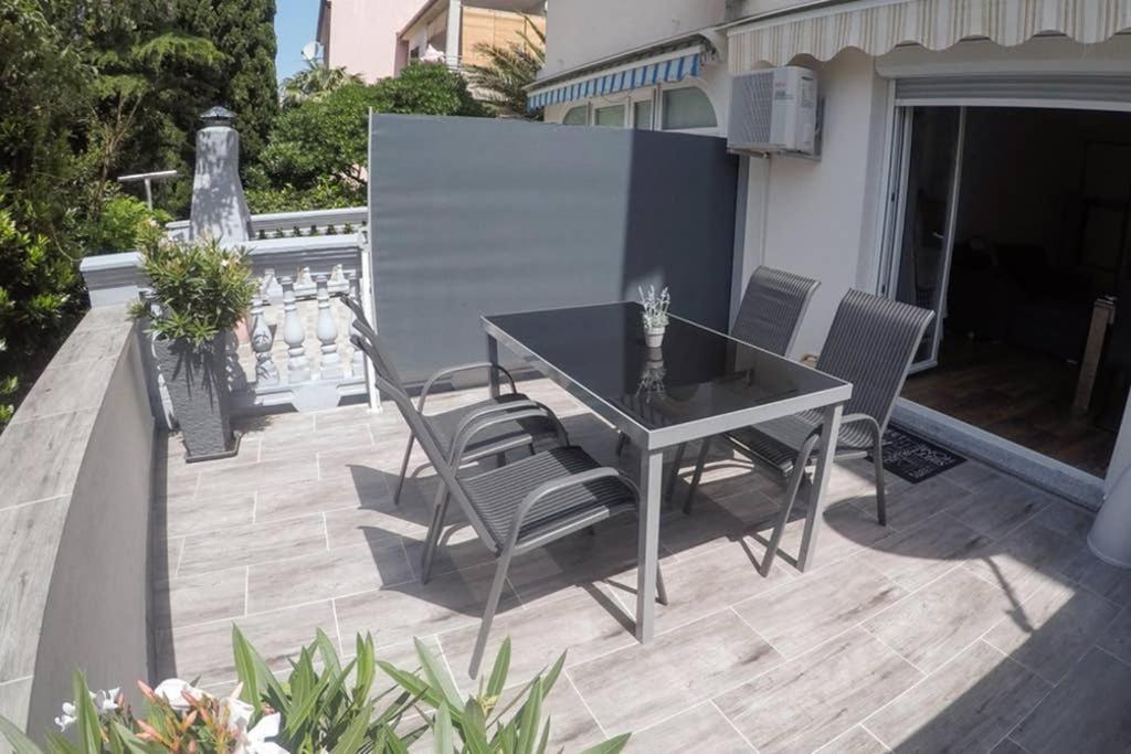 Apartment Zara Dramalj Exterior foto